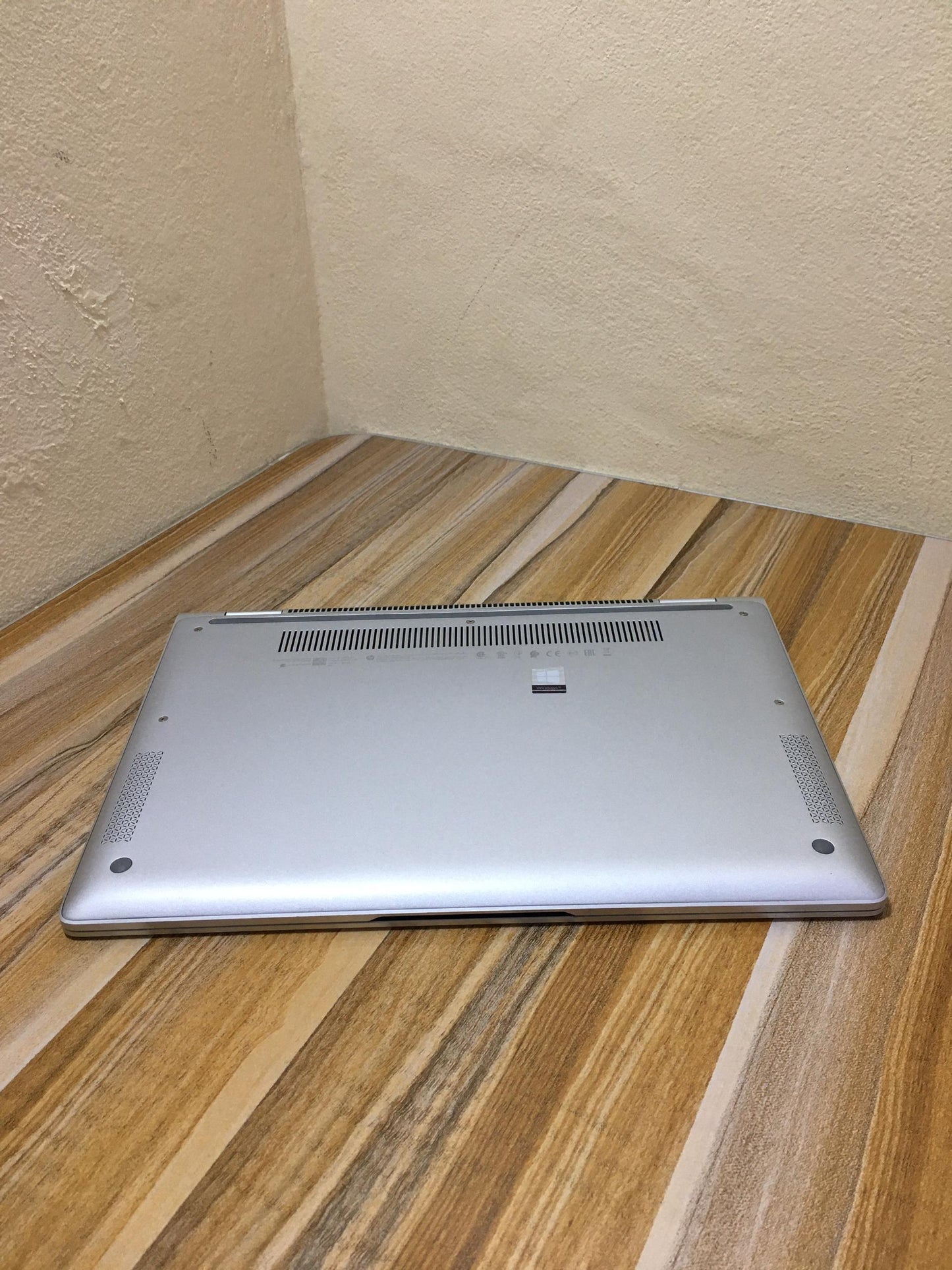 HP Elitebook 1030 G2 intel core i5