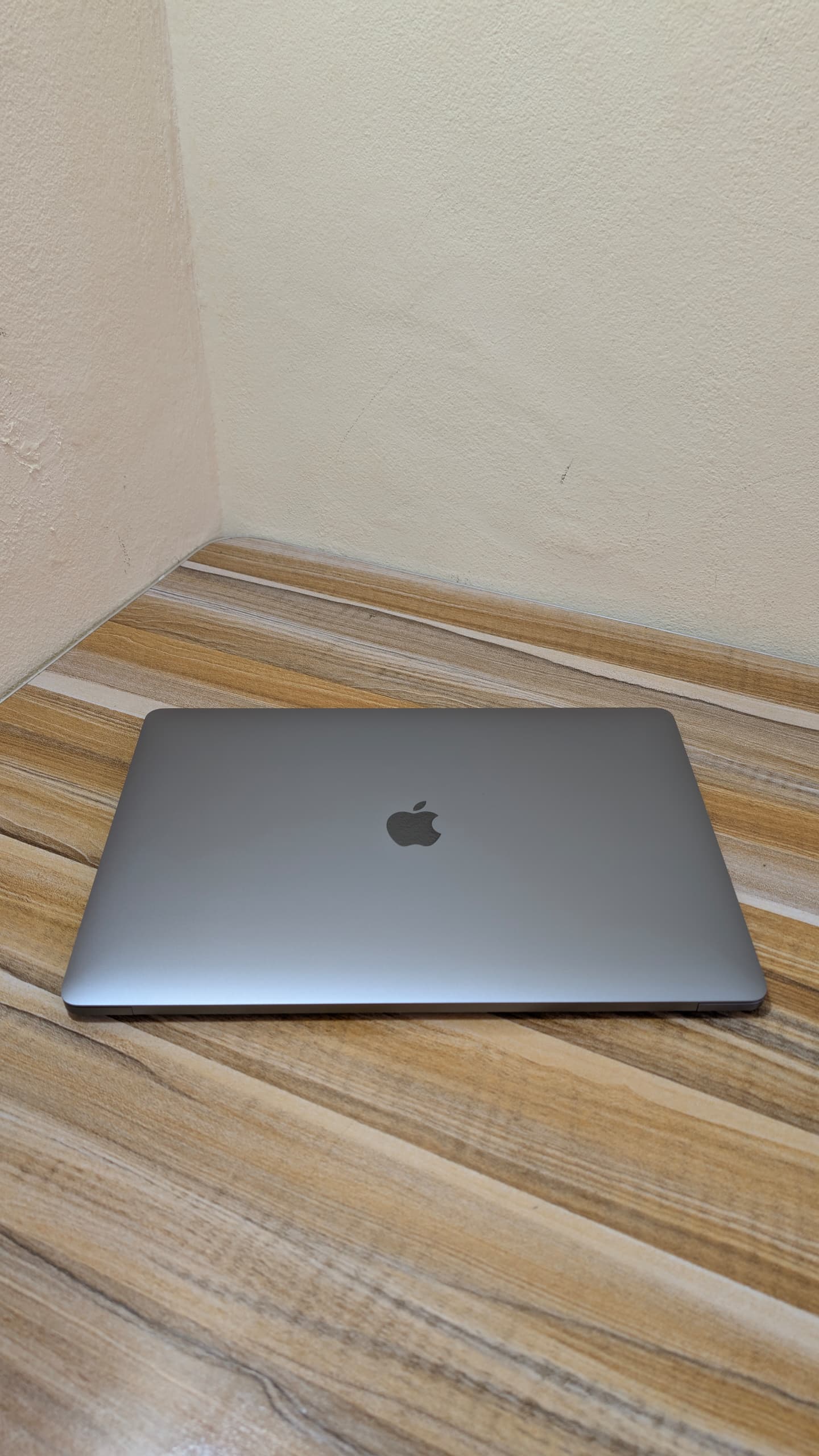 MacBook Pro avec touch bar Core i7 late 2018